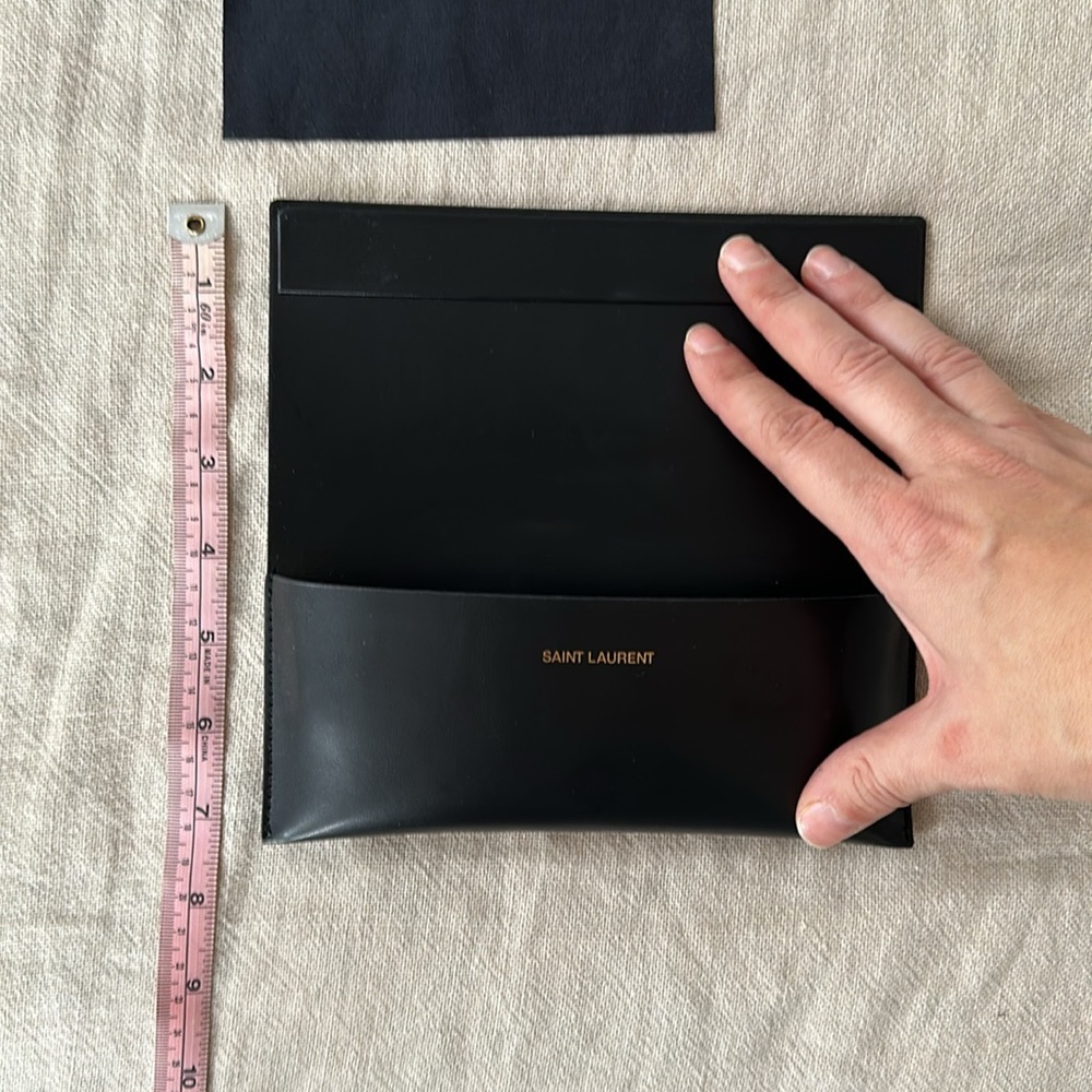 YSL BLACK SUNGLASS CASE - Picture 8 of 10